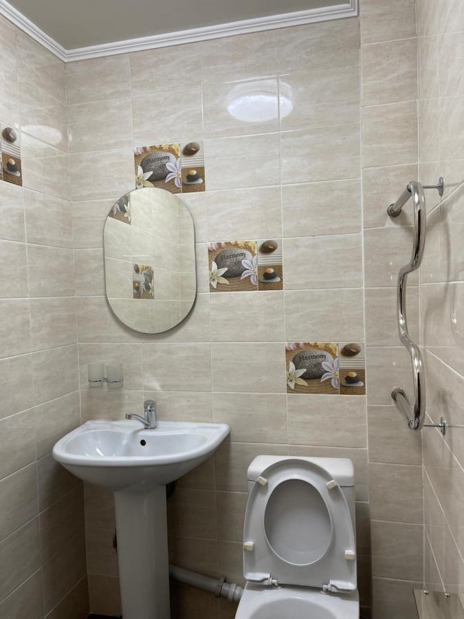 Fam_House Hotel Biskek Kültér fotó